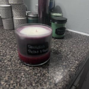 Dee’s Relax n chill .